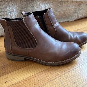 Brown leather booties Women’s size 40